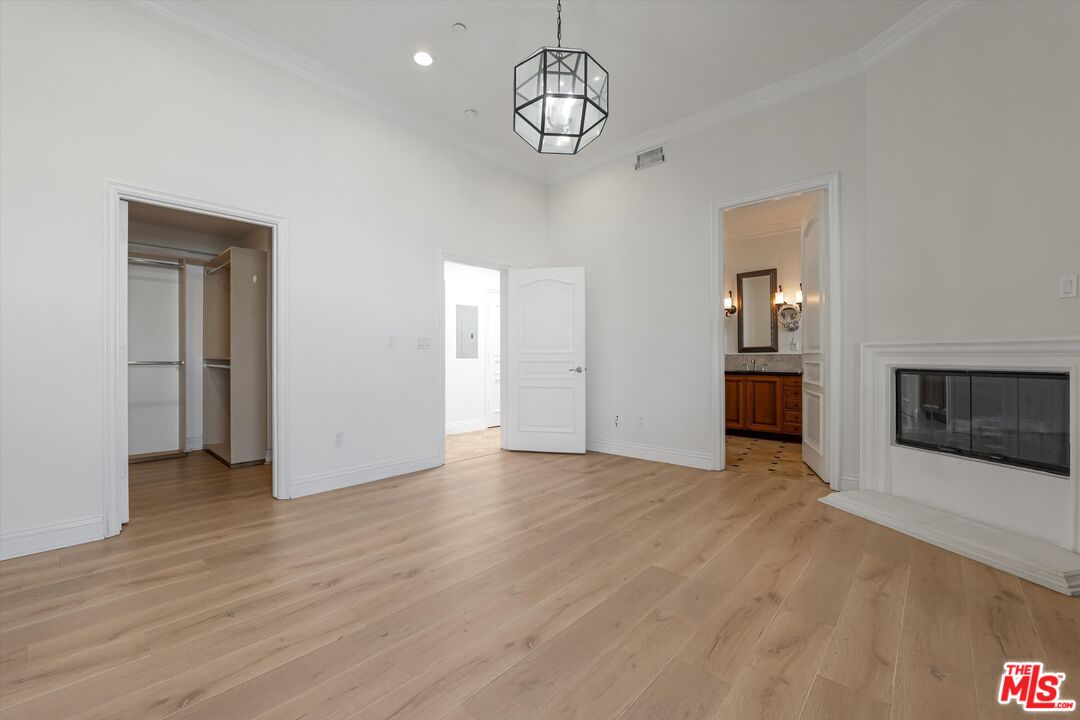 1610 Camden Ave Unit: 401
