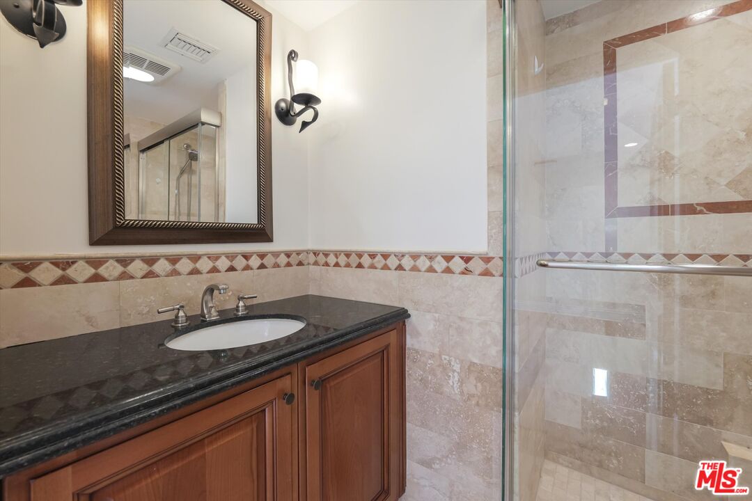 1610 Camden Ave Unit: 401