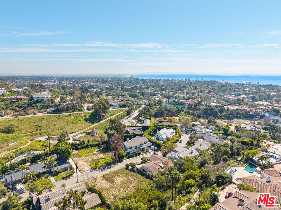 1109 Maroney Ln