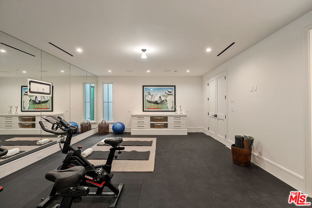 1072 Amalfi Dr