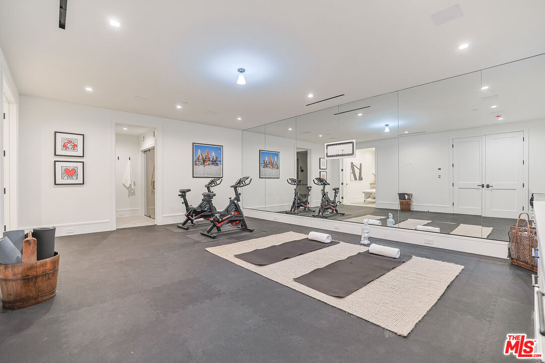1072 Amalfi Dr