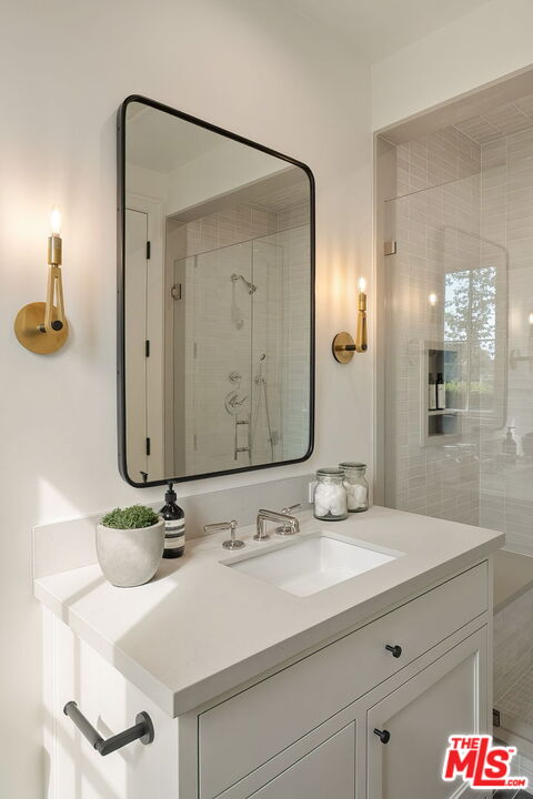 1072 Amalfi Dr