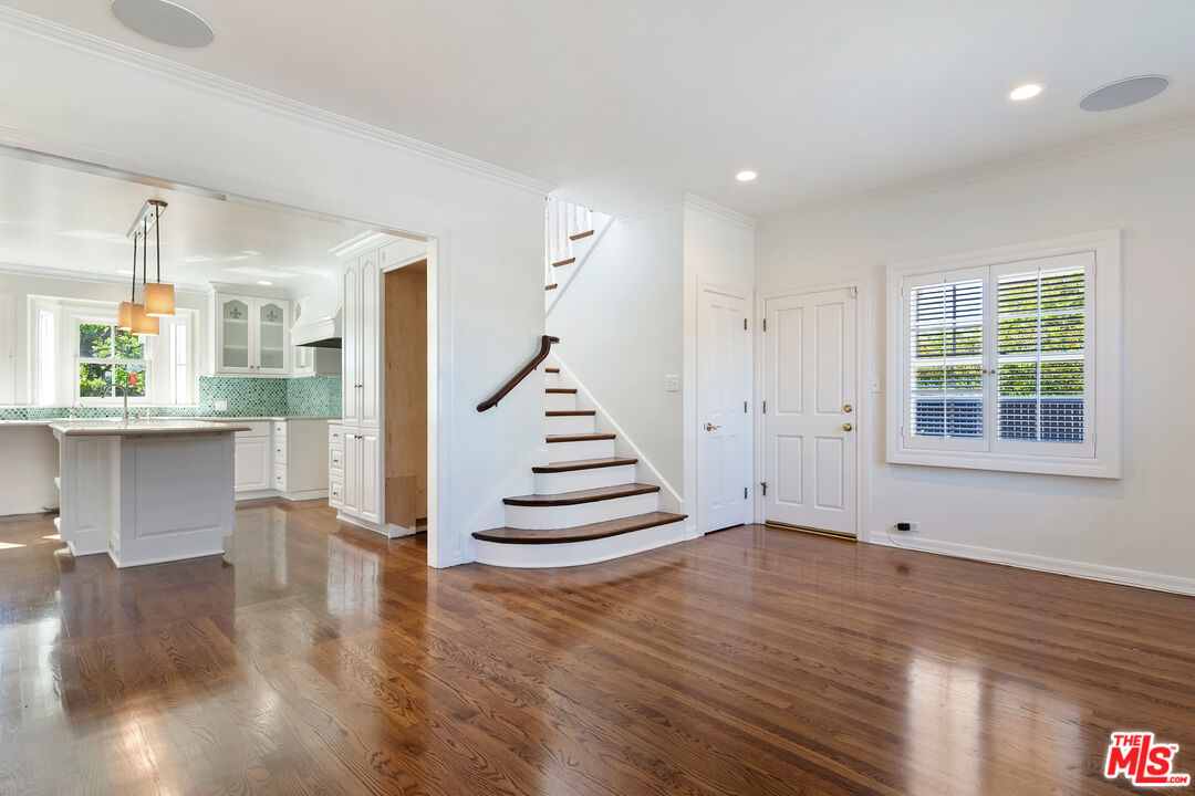 360 Alma Real Dr