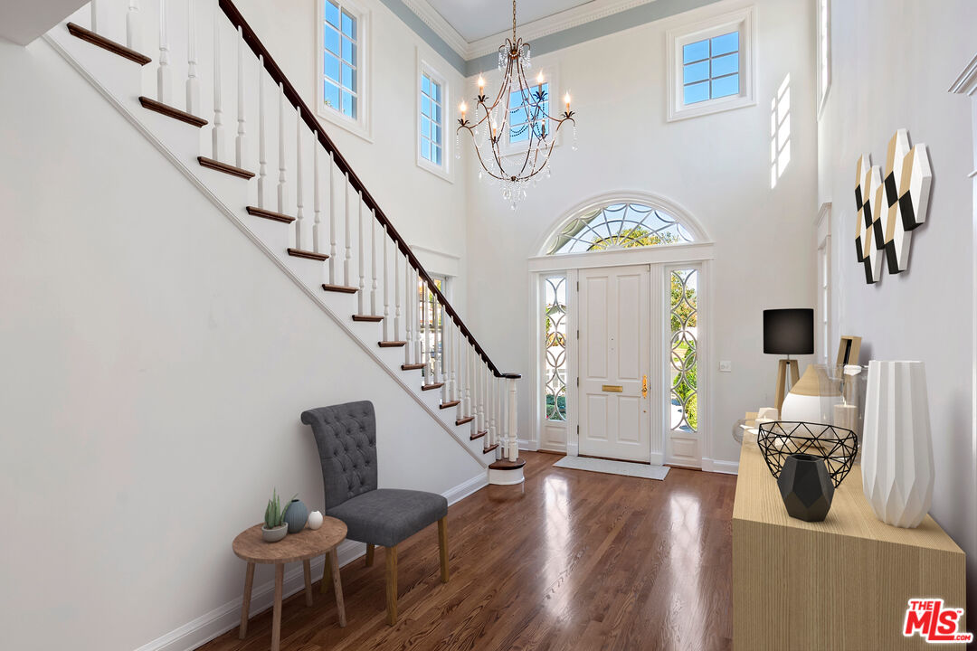 360 Alma Real Dr