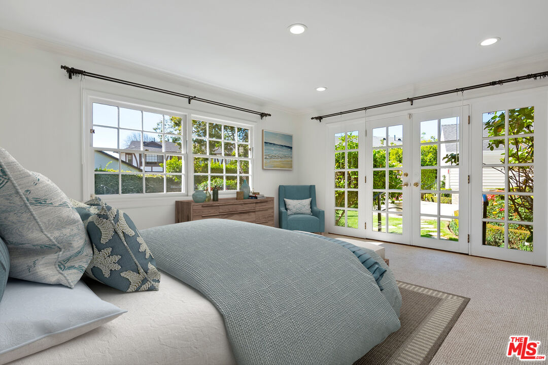 360 Alma Real Dr