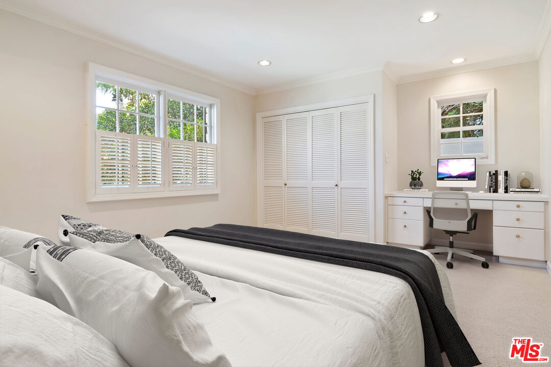360 Alma Real Dr