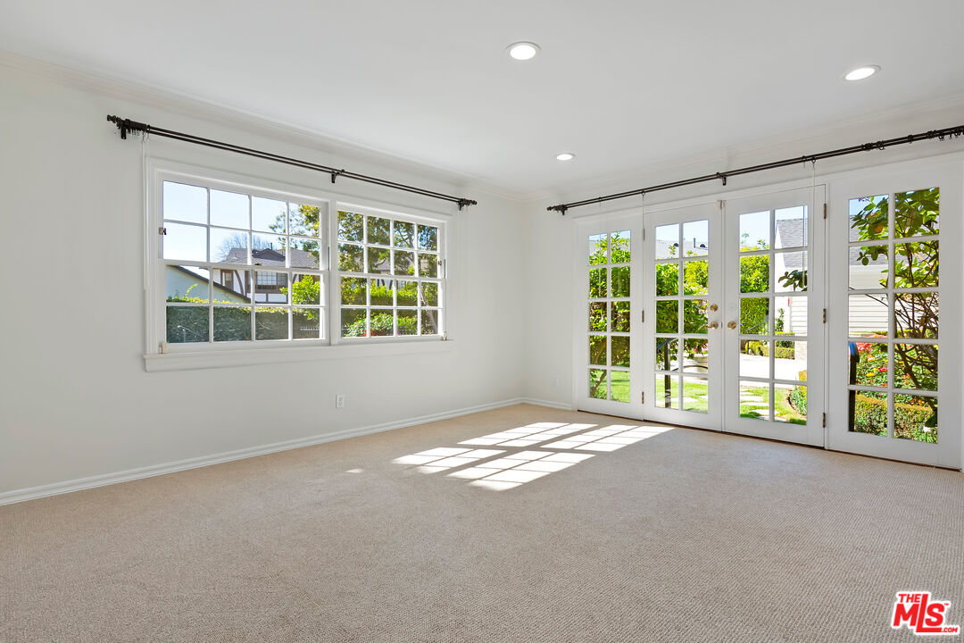 360 Alma Real Dr