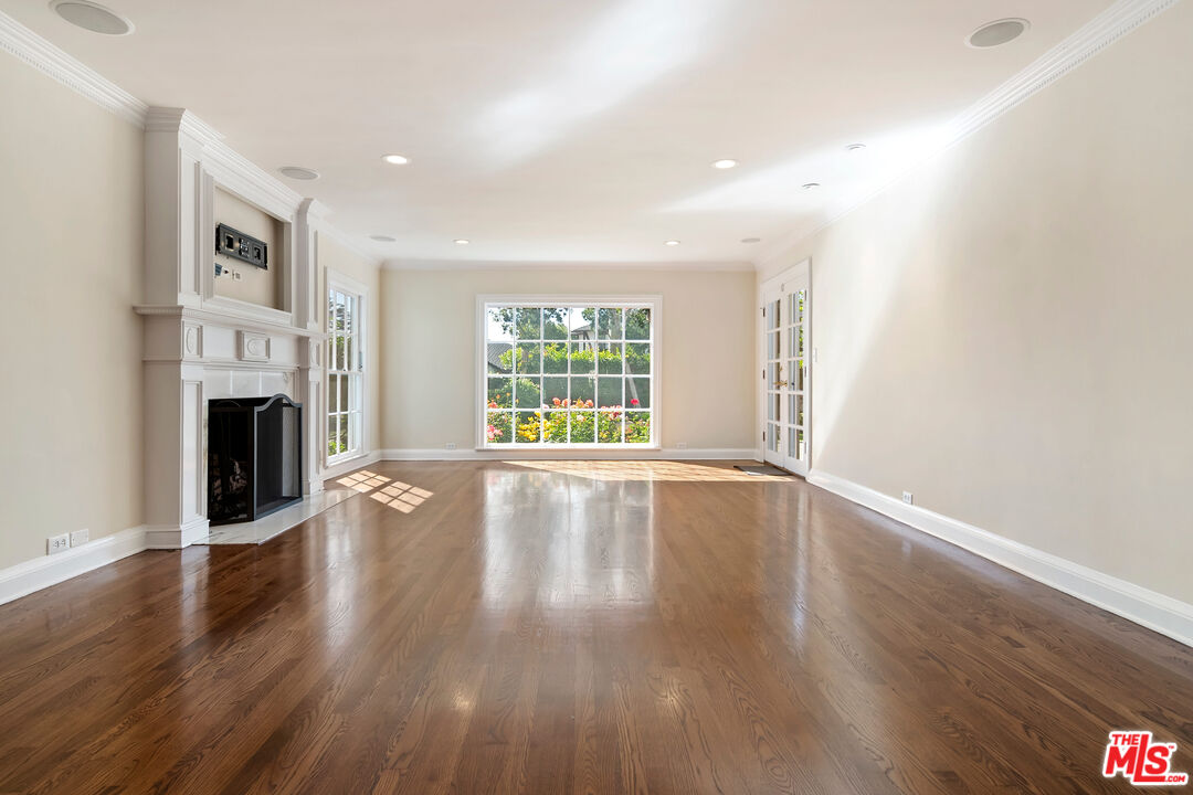 360 Alma Real Dr