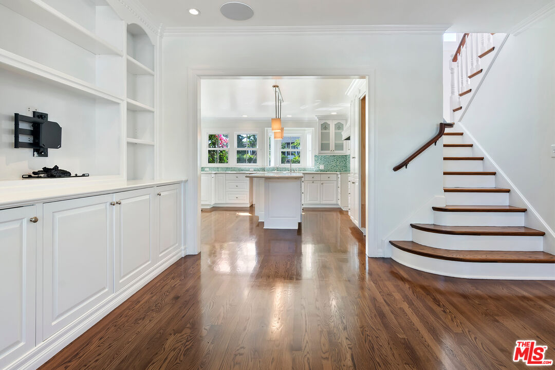 360 Alma Real Dr
