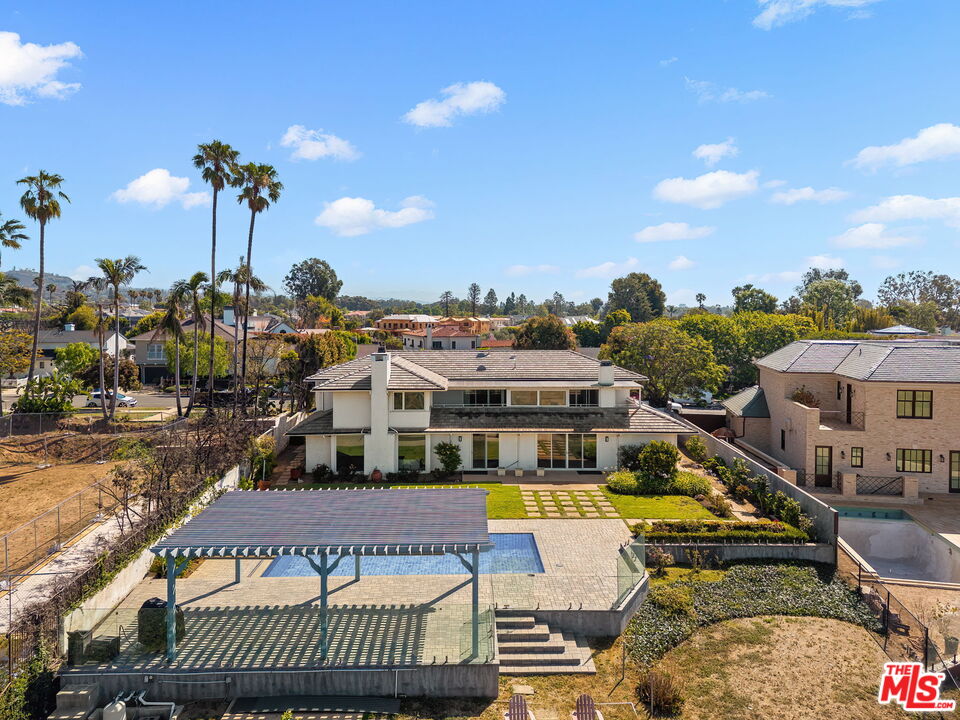 525 Alma Real Dr
