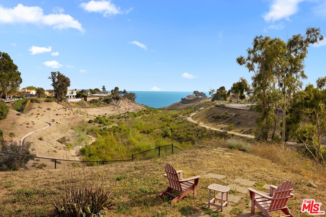 525 Alma Real Dr