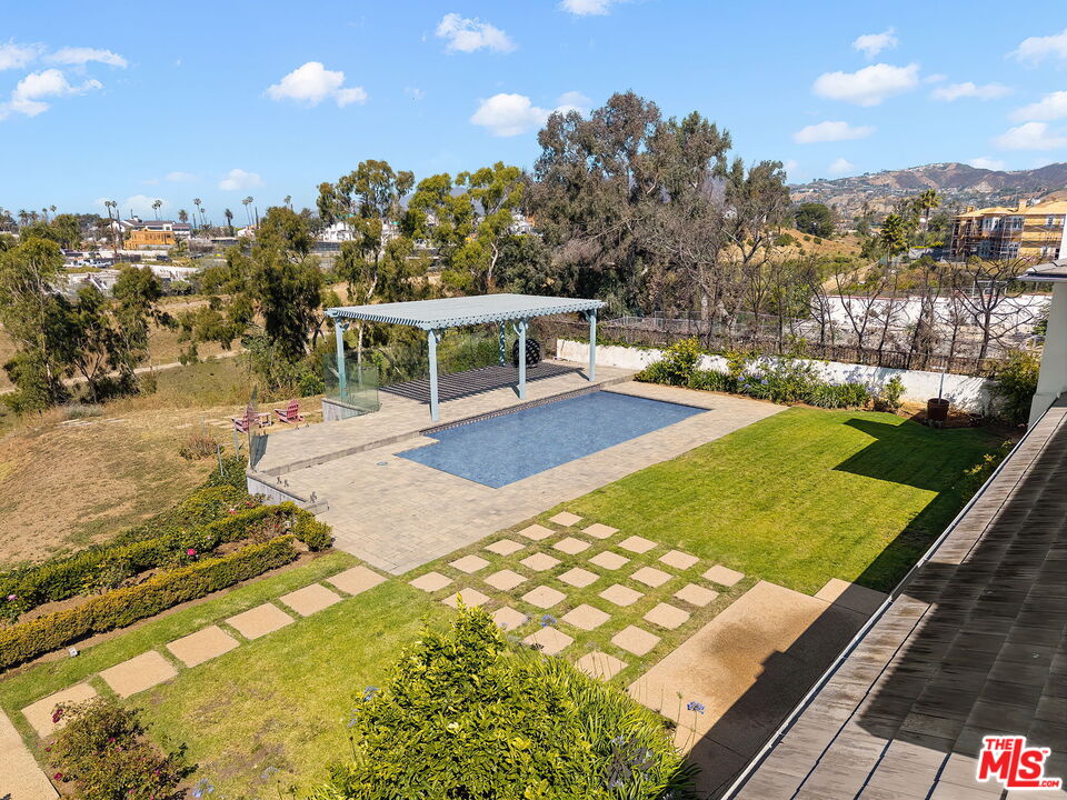525 Alma Real Dr