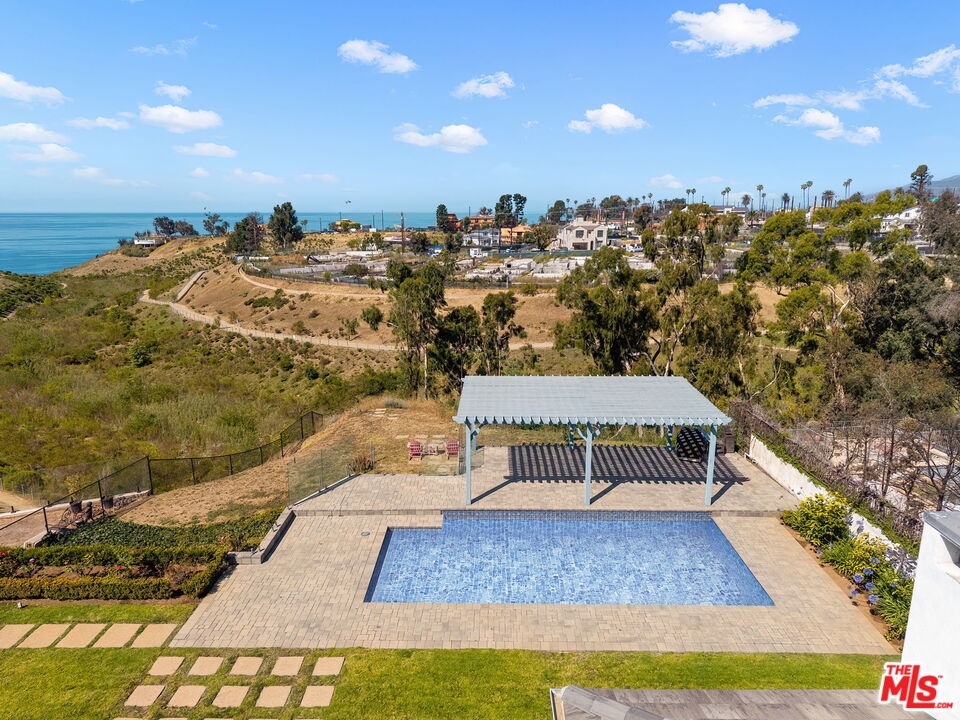 525 Alma Real Dr
