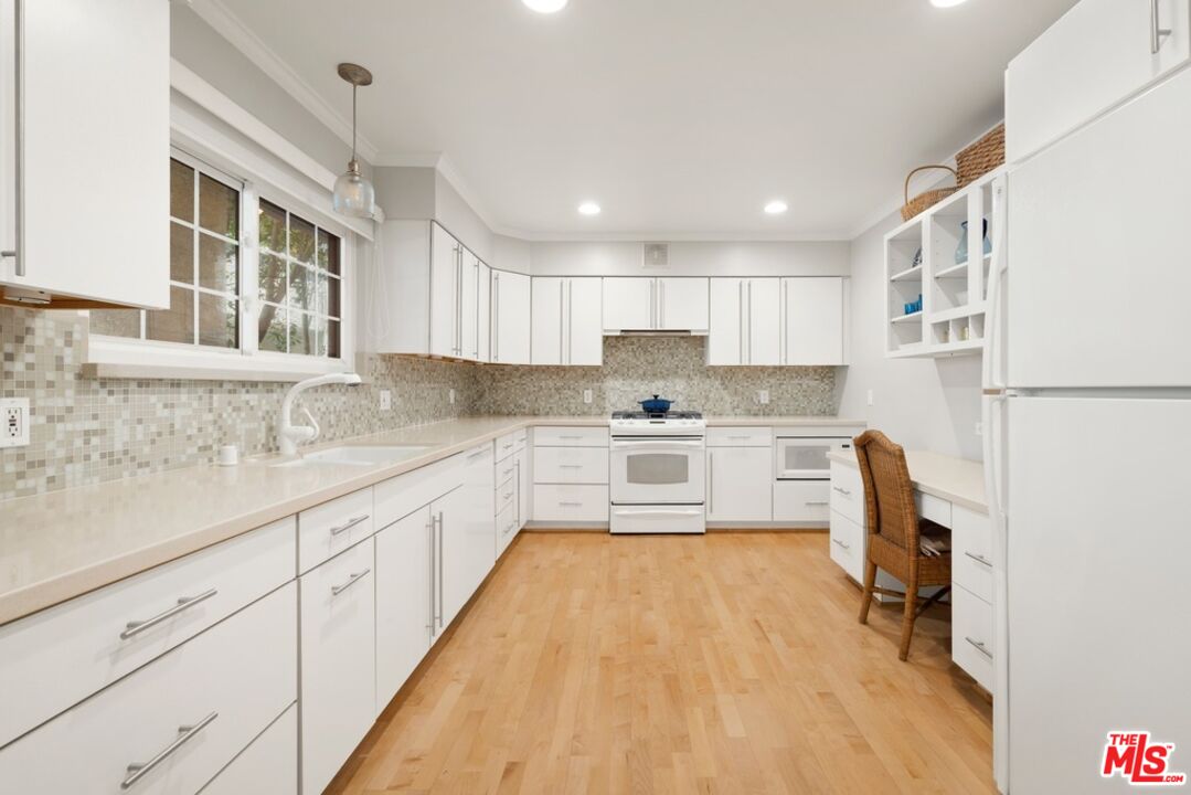 1247 10th St Unit: 4