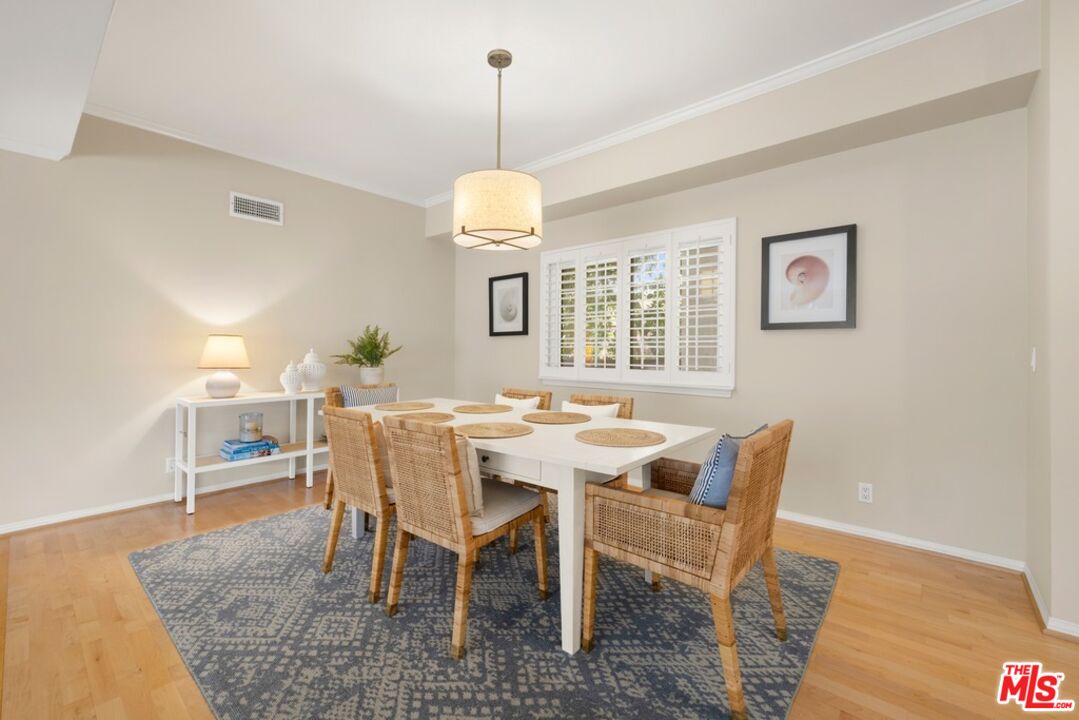 1247 10th St Unit: 4