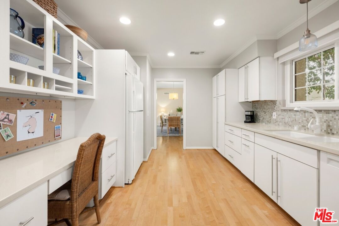 1247 10th St Unit: 4