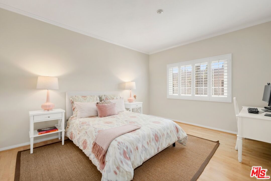 1247 10th St Unit: 4