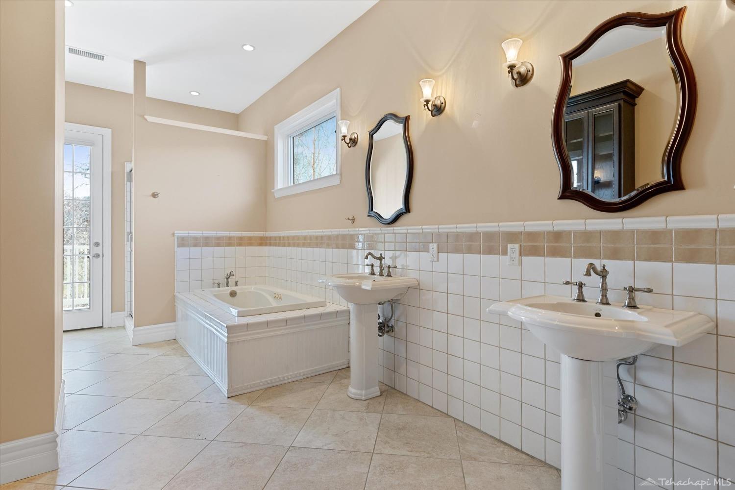 28710 Gleneagle Court