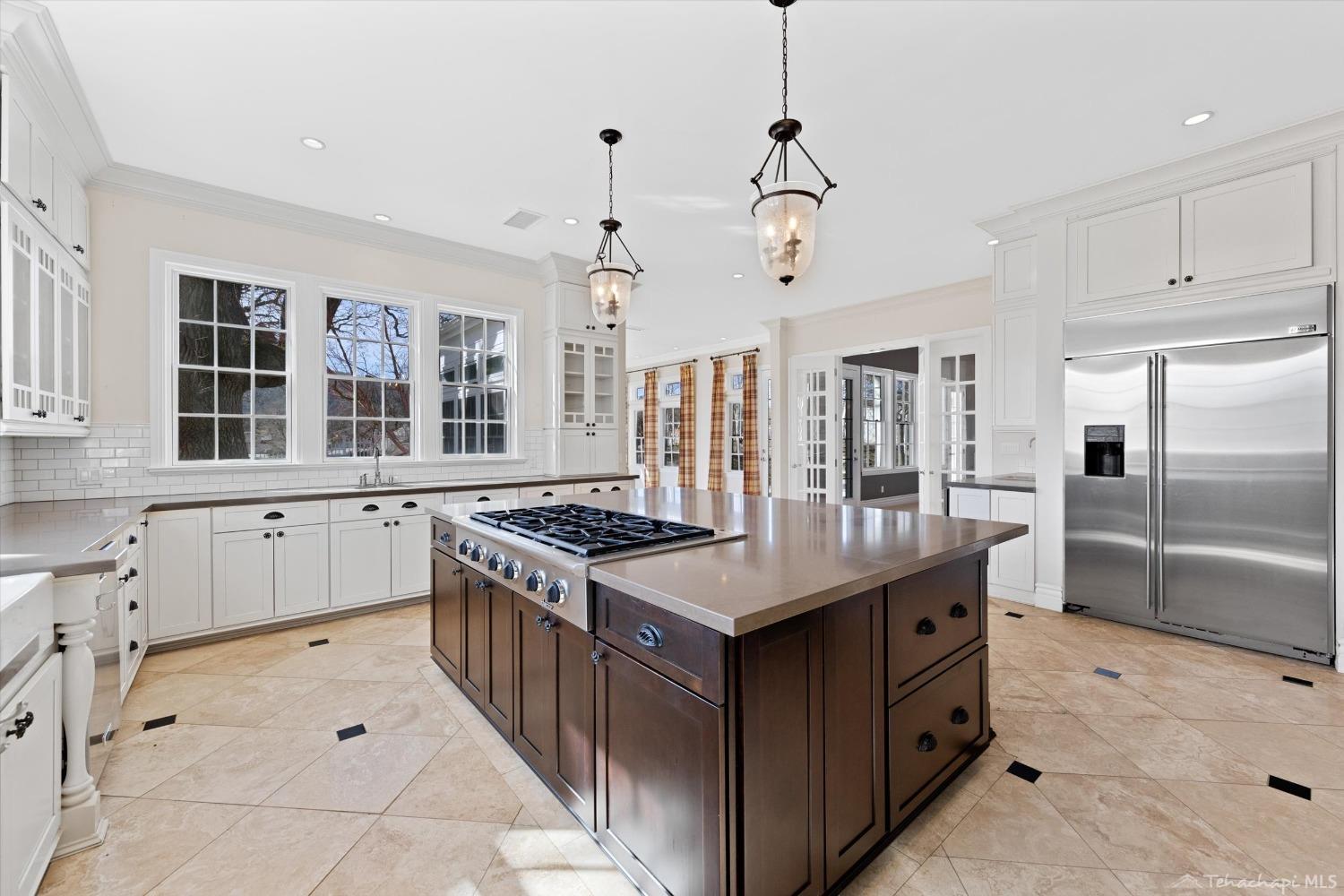 28710 Gleneagle Court