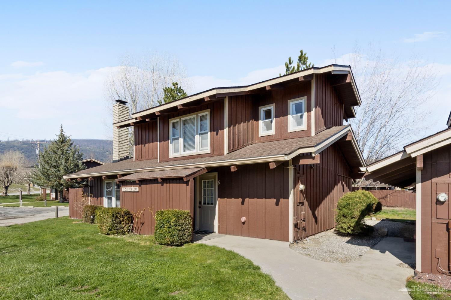 5 Cloverleaf Court