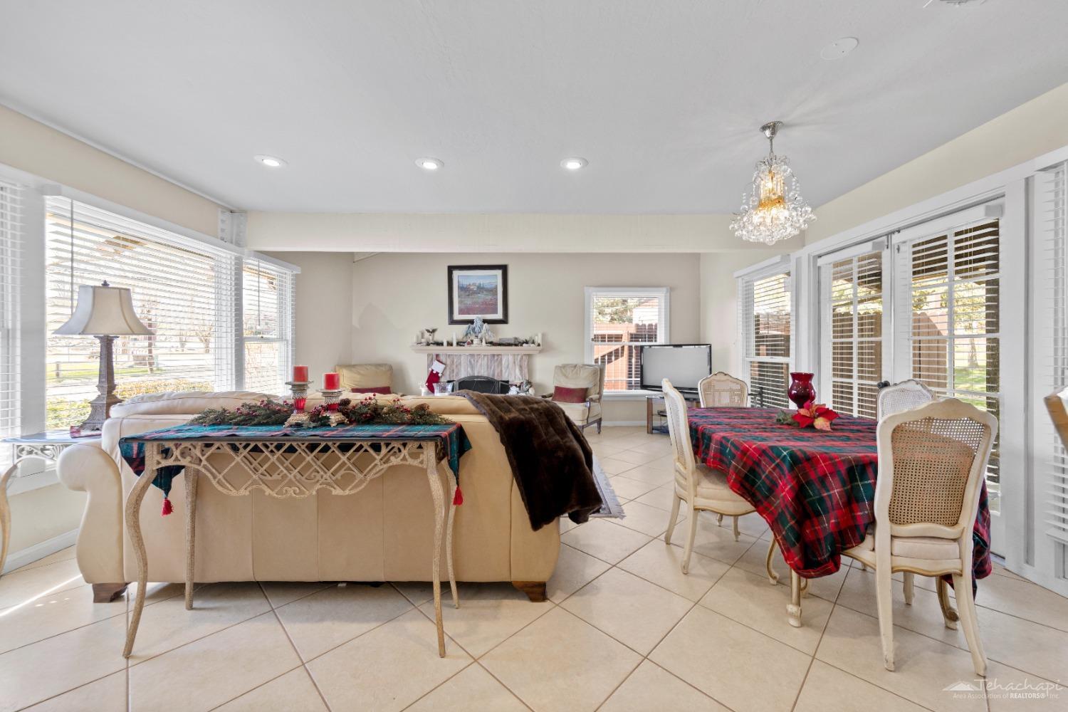 5 Cloverleaf Court