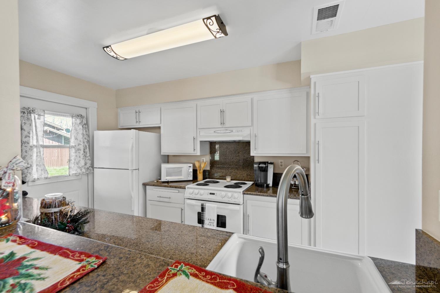 5 Cloverleaf Court