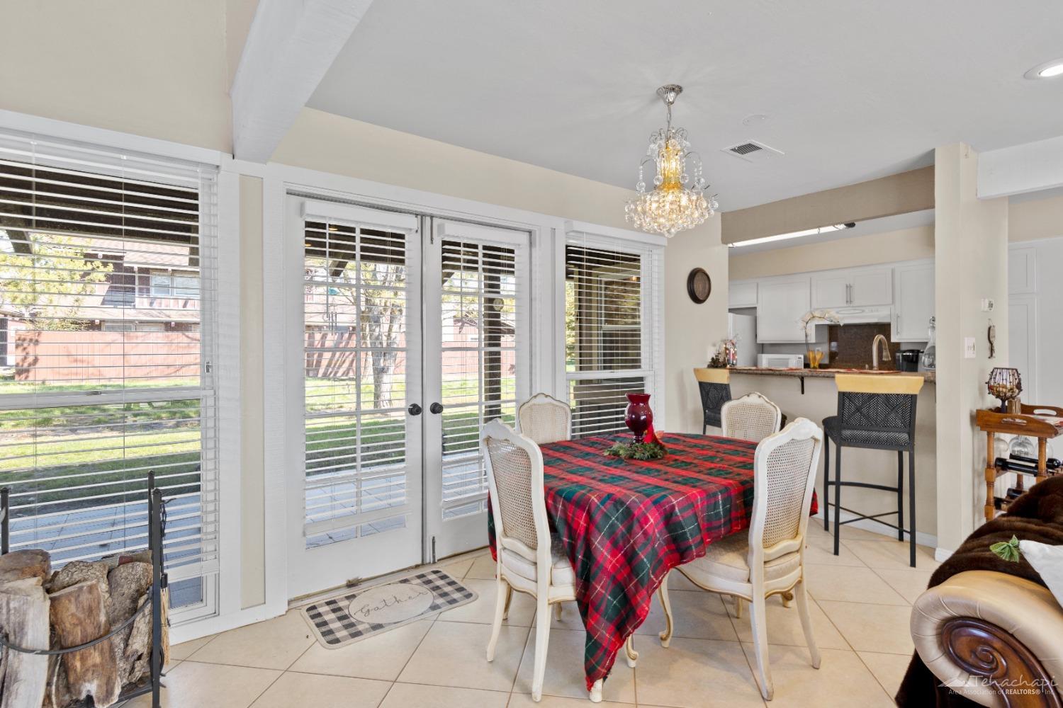 5 Cloverleaf Court