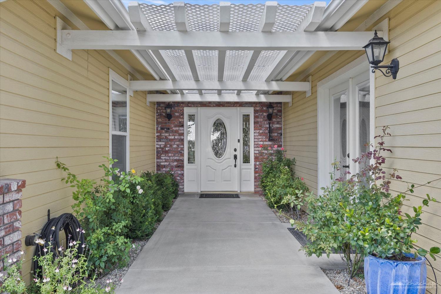 21276 White Pine Drive Unit: 8