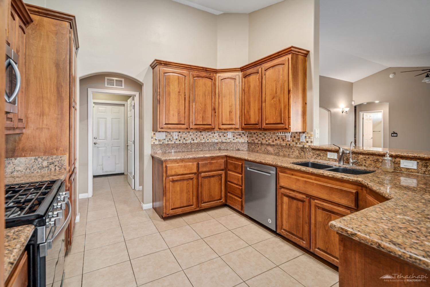 27550 Skyline Drive