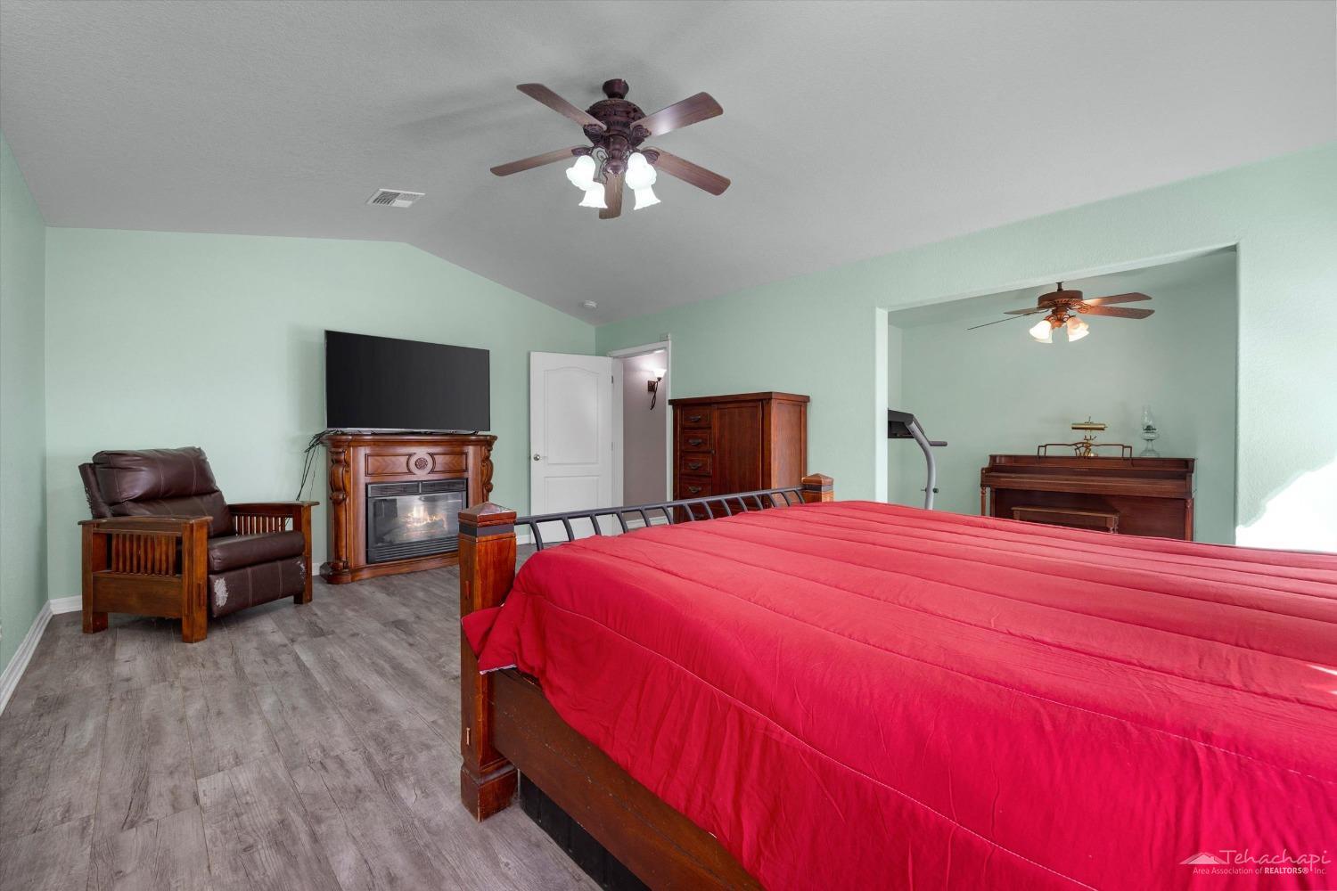 28079 Twisted Oak Road