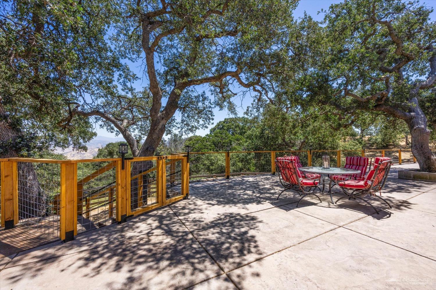 28079 Twisted Oak Road