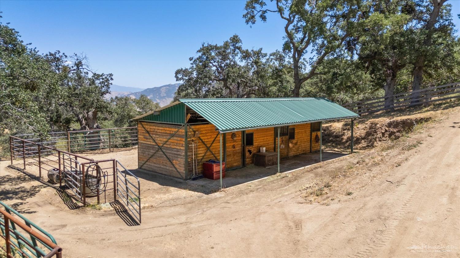 28079 Twisted Oak Road