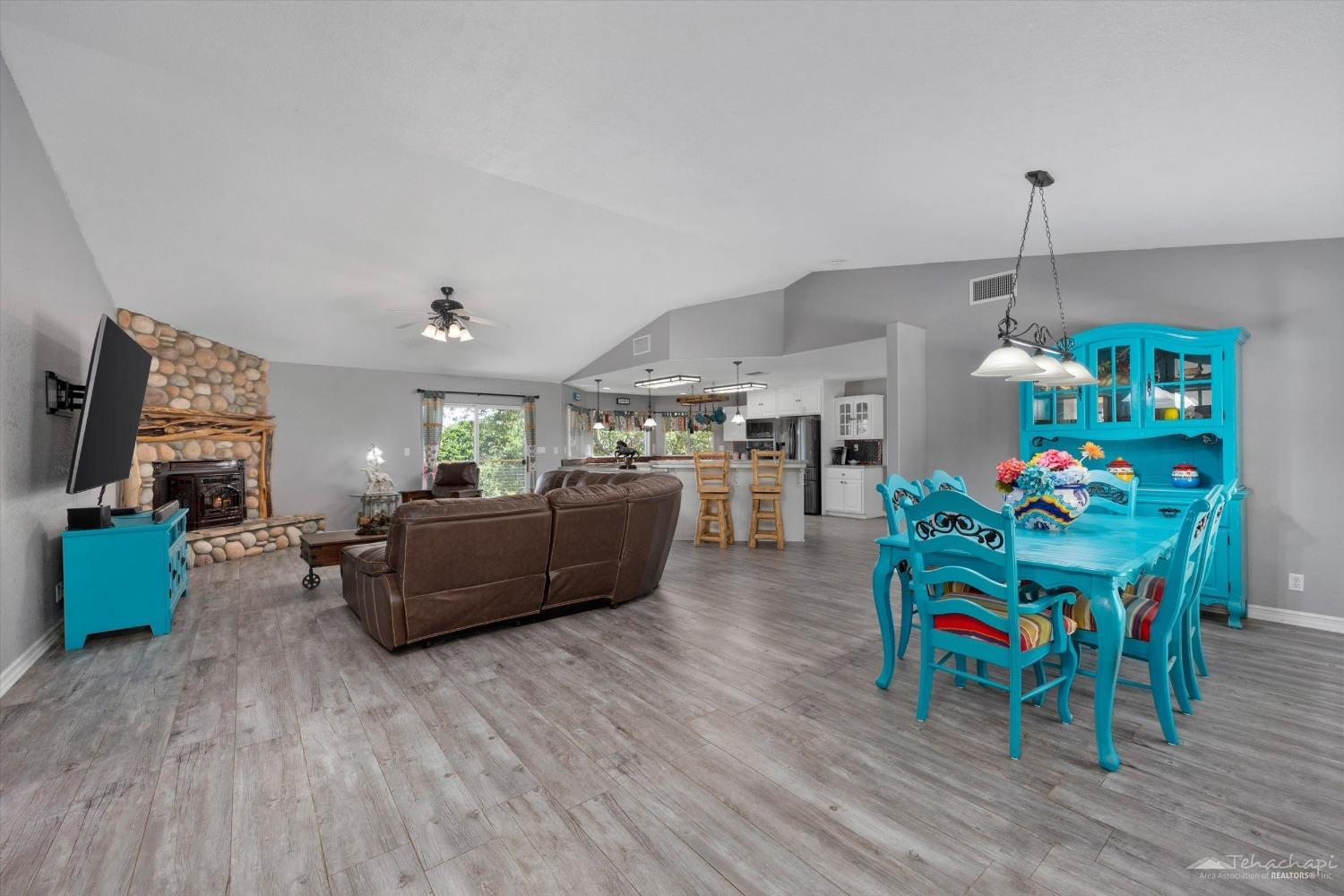 28079 Twisted Oak Road