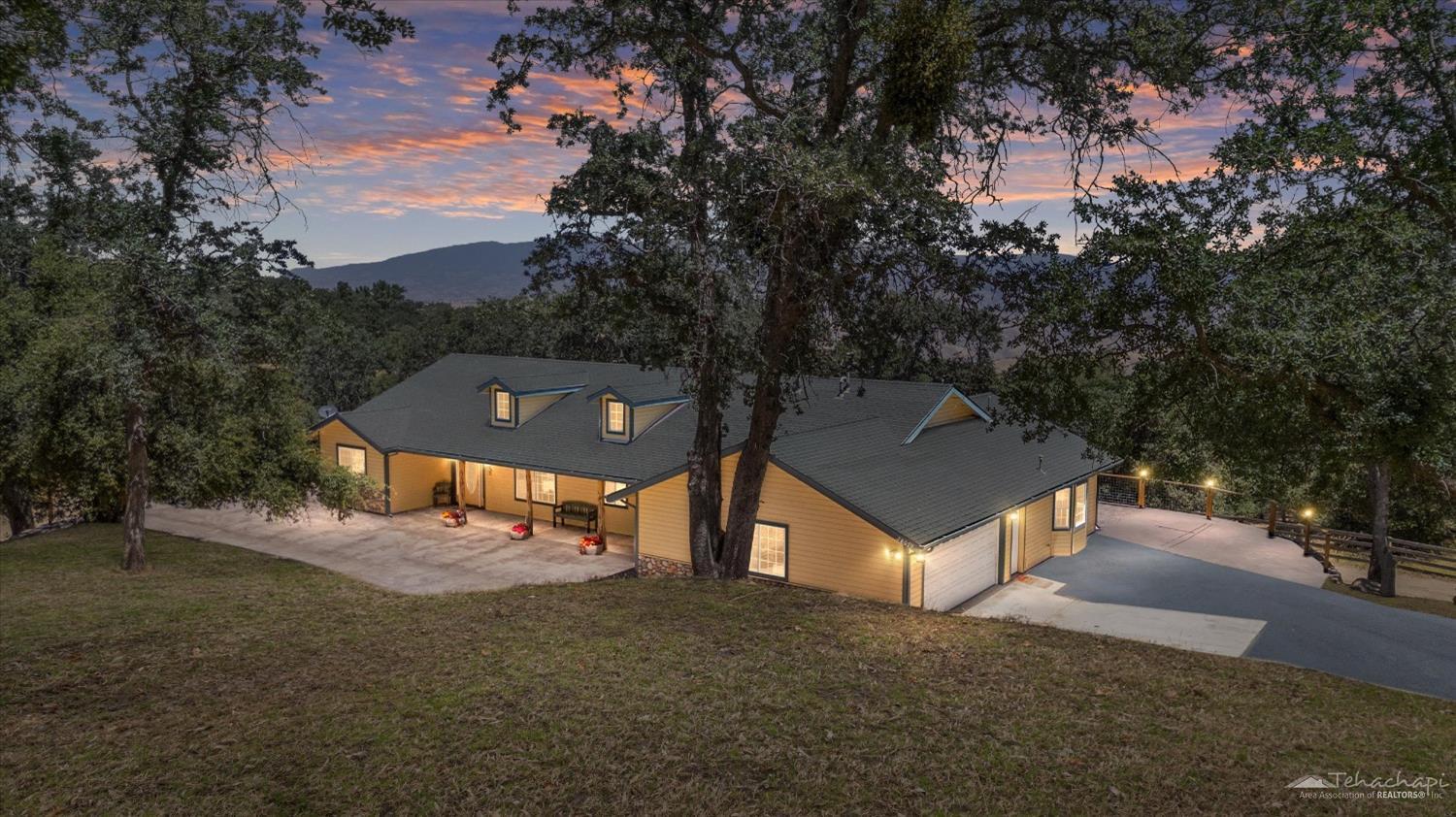28079 Twisted Oak Road