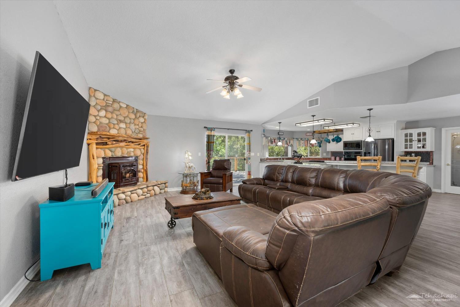 28079 Twisted Oak Road