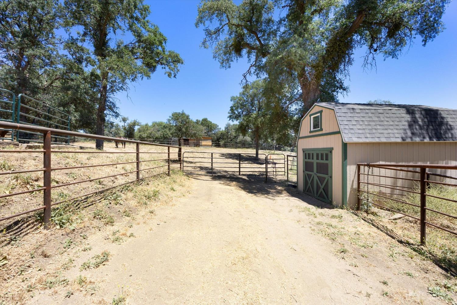 28079 Twisted Oak Road