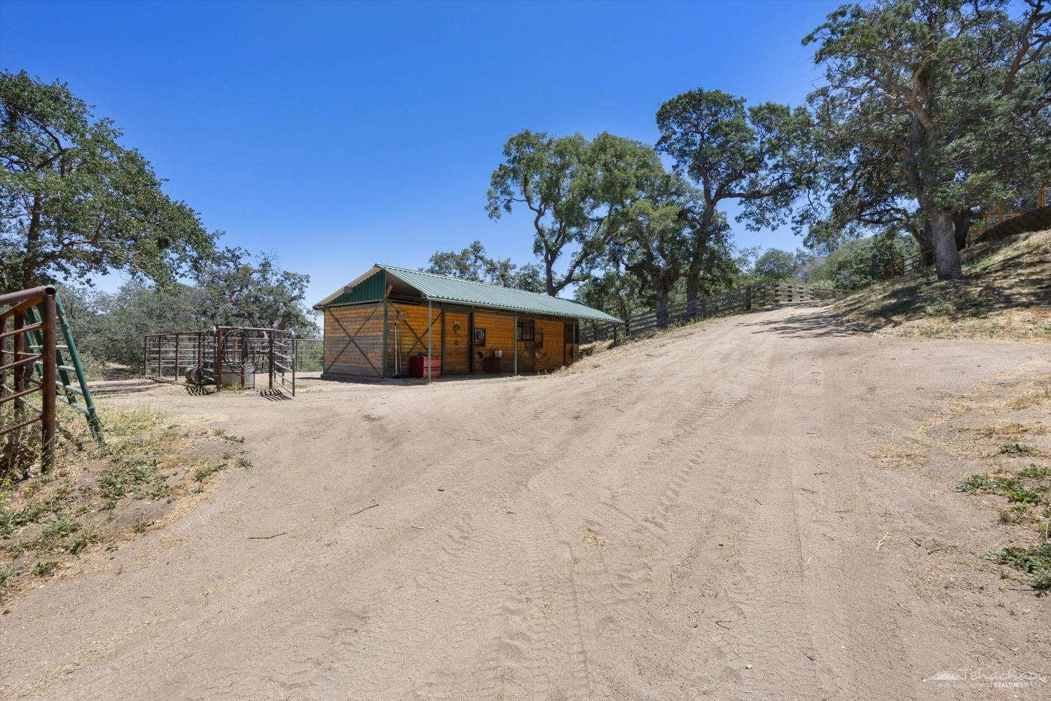 28079 Twisted Oak Road
