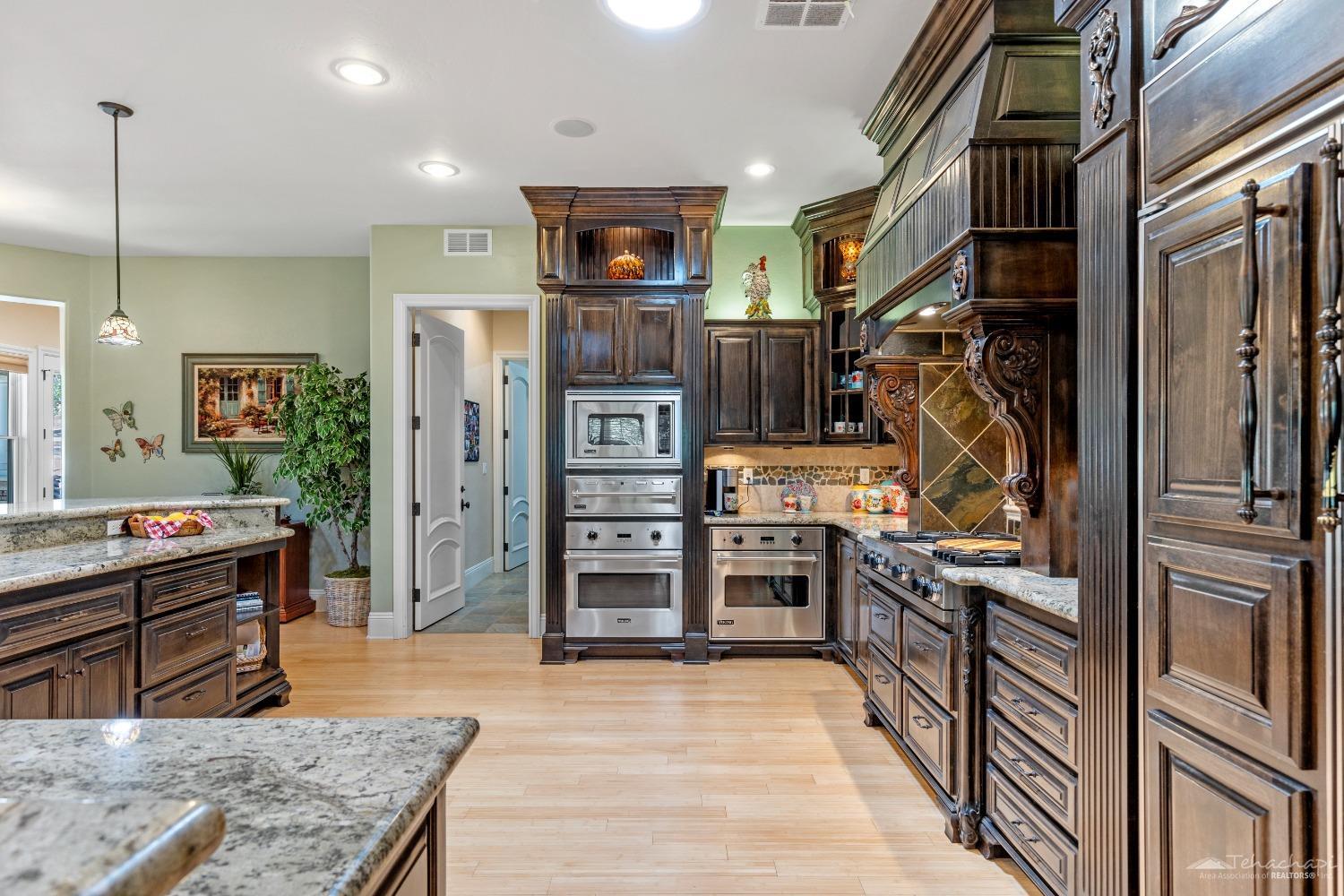 20700 Oak Glen Court