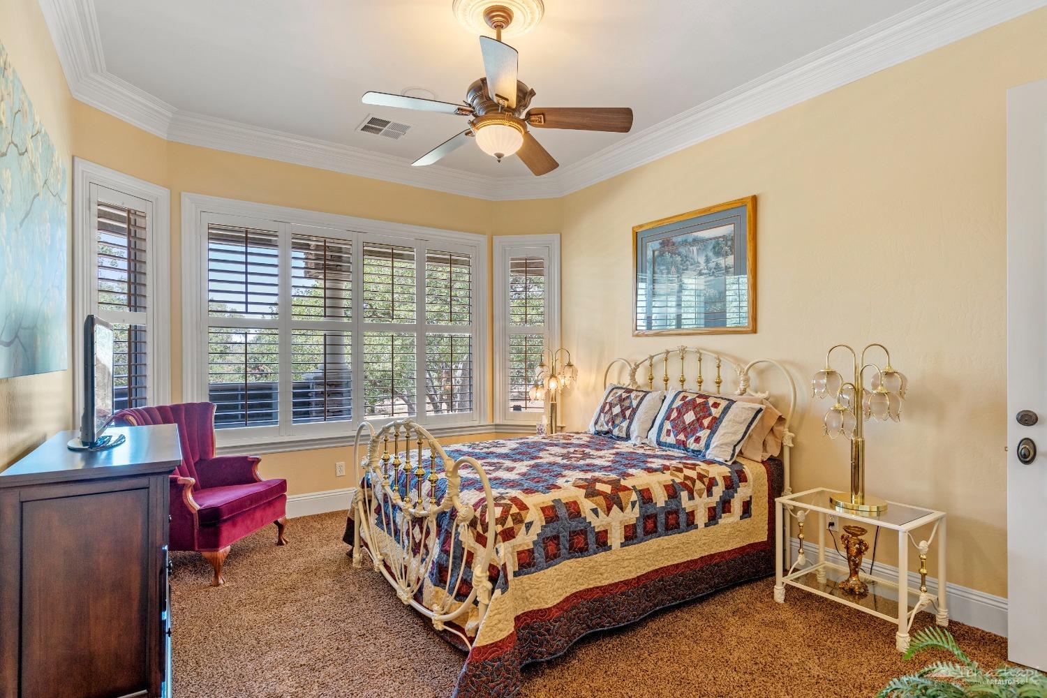 20700 Oak Glen Court