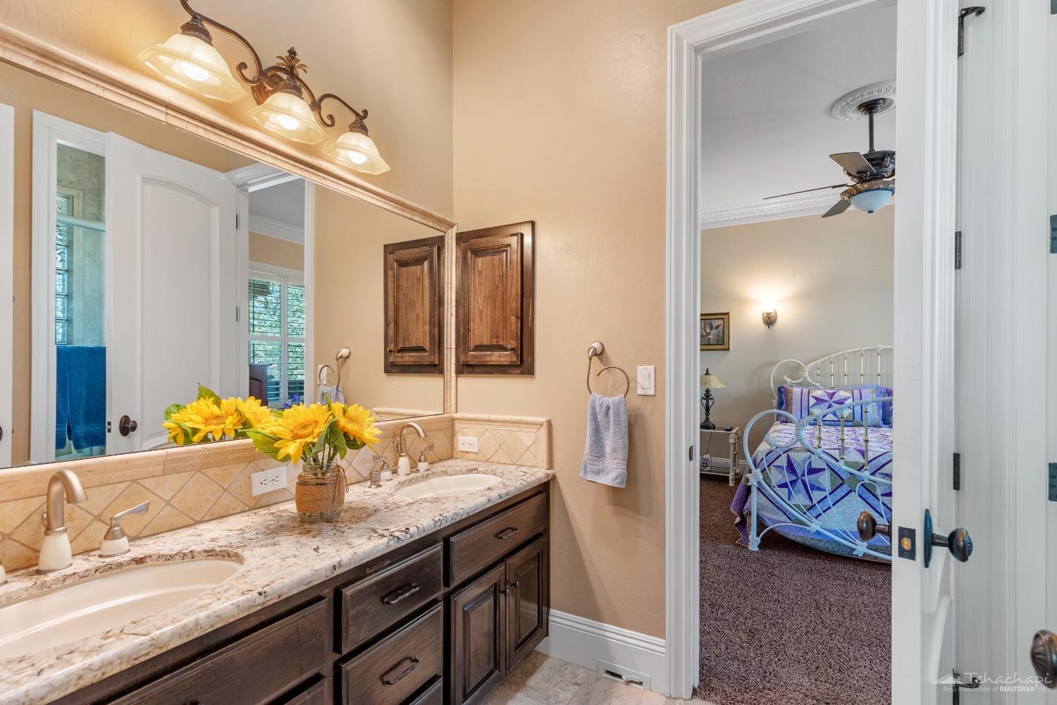 20700 Oak Glen Court