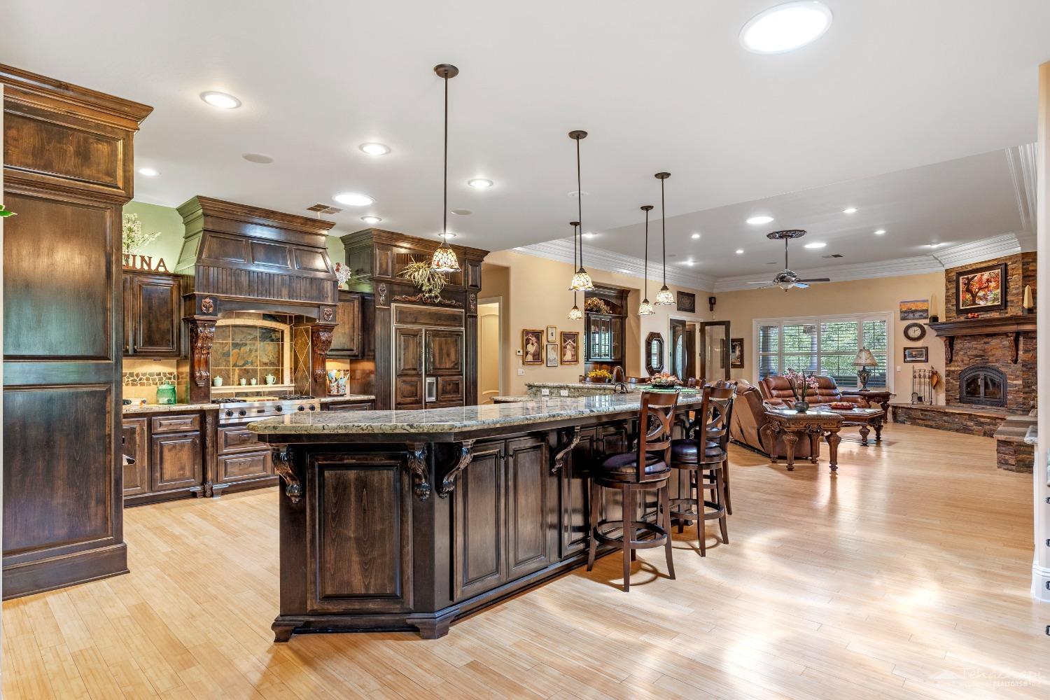 20700 Oak Glen Court