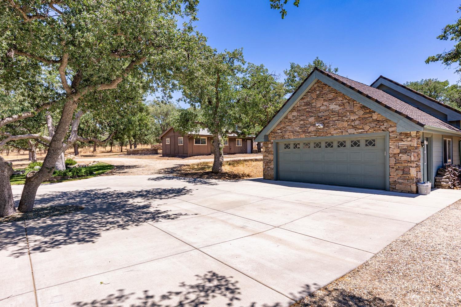 20700 Oak Glen Court