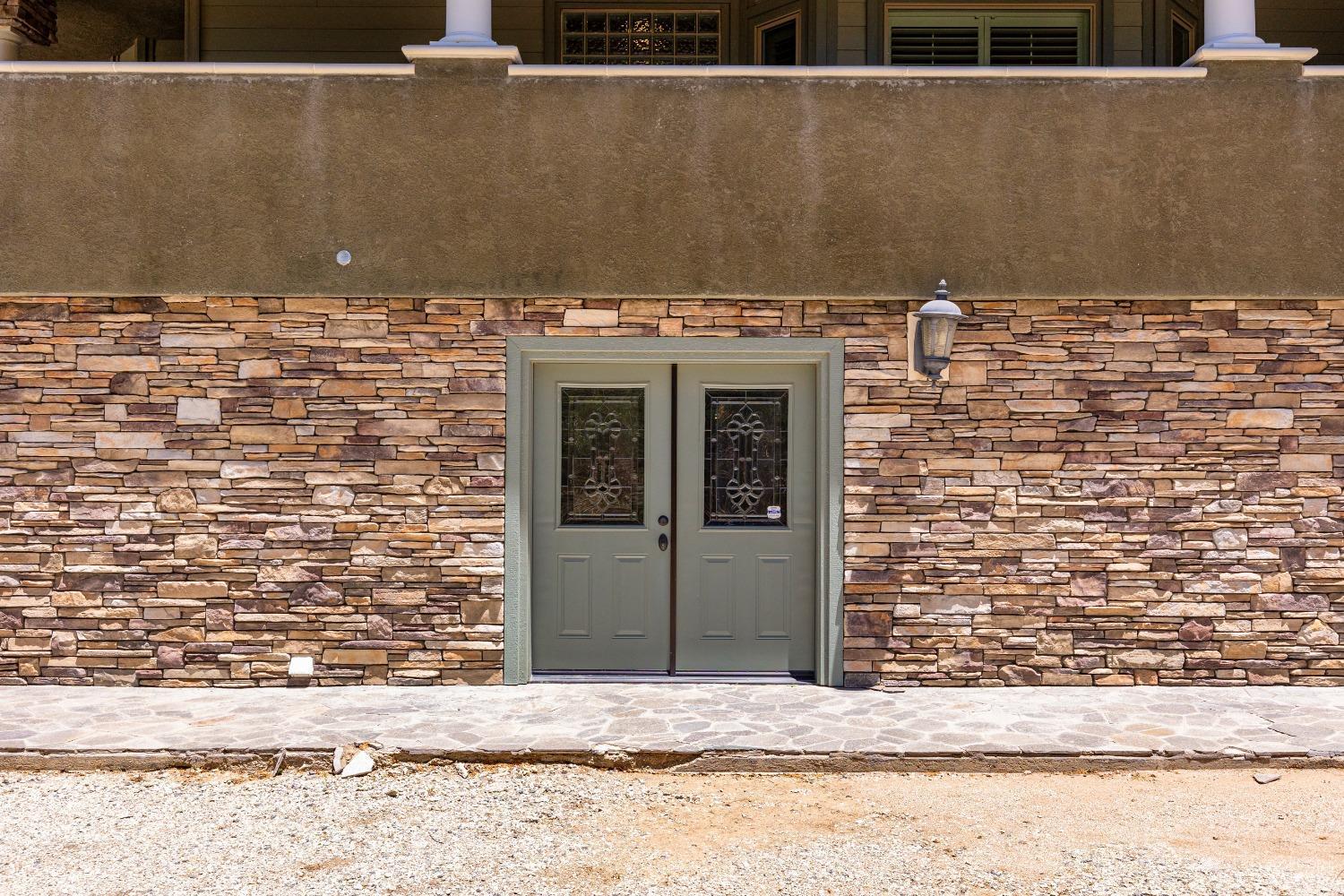 20700 Oak Glen Court