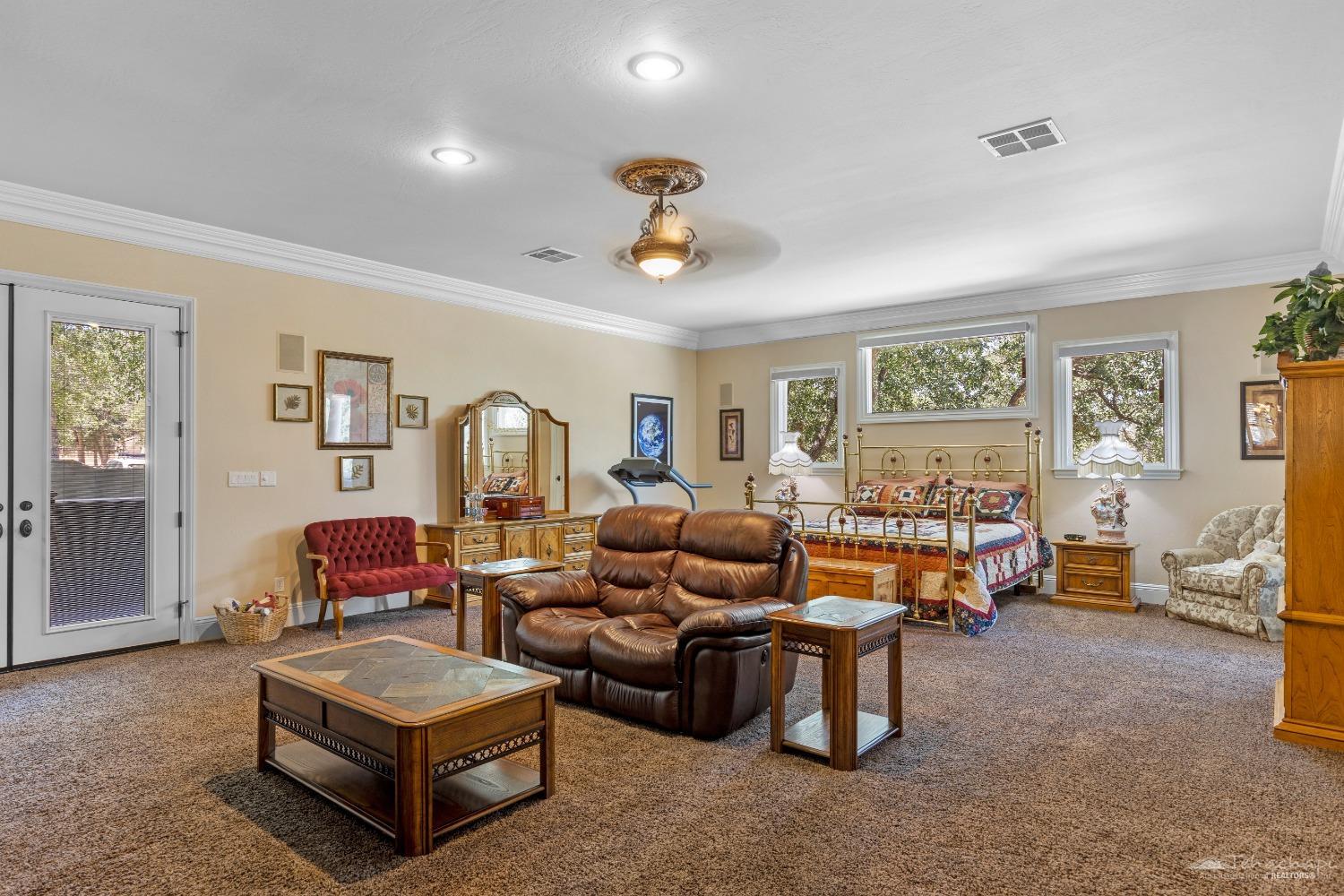 20700 Oak Glen Court