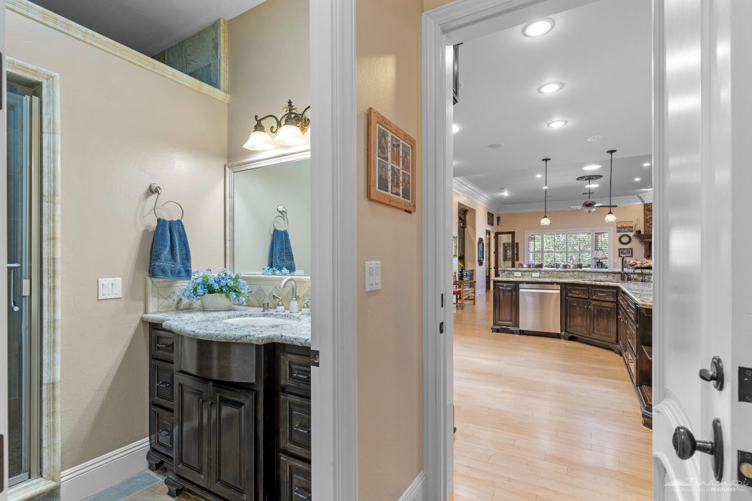 20700 Oak Glen Court