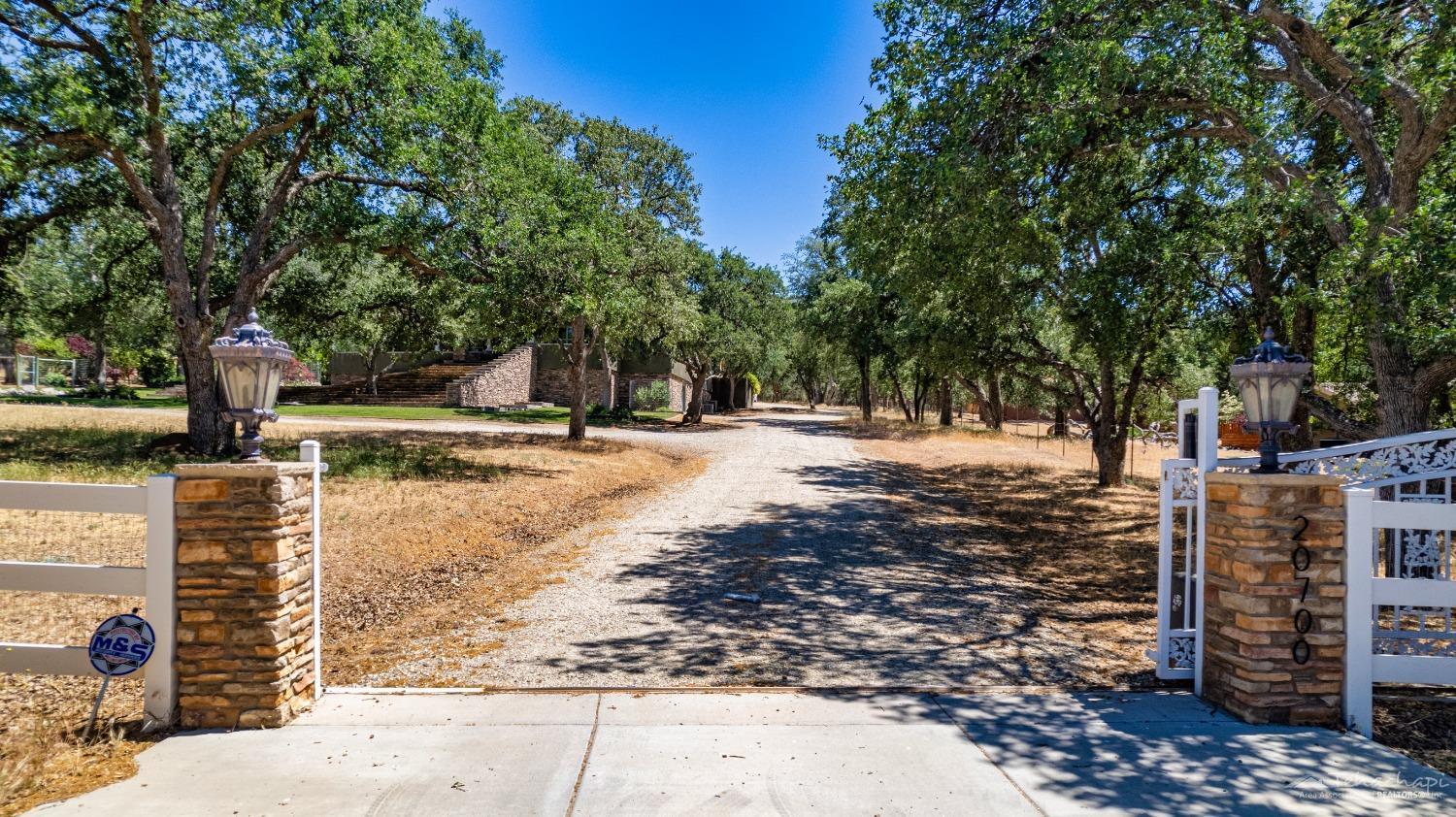 20700 Oak Glen Court