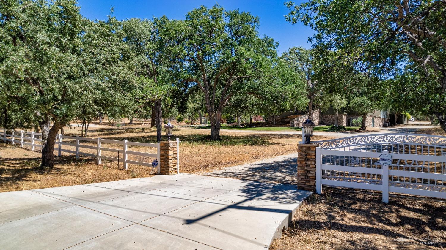 20700 Oak Glen Court