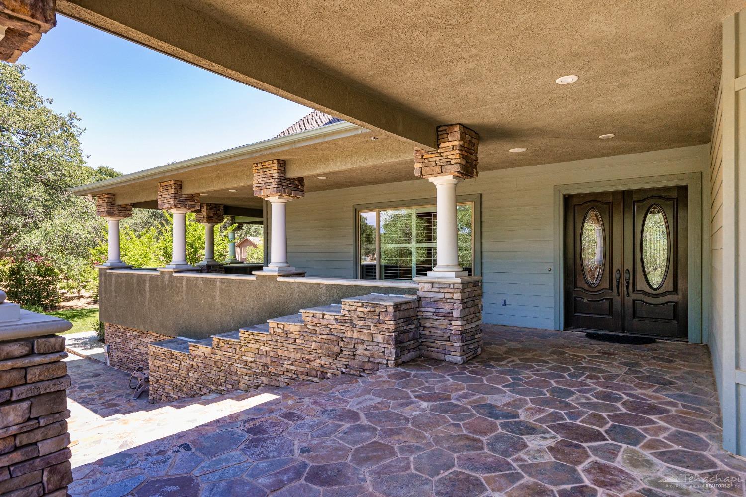 20700 Oak Glen Court