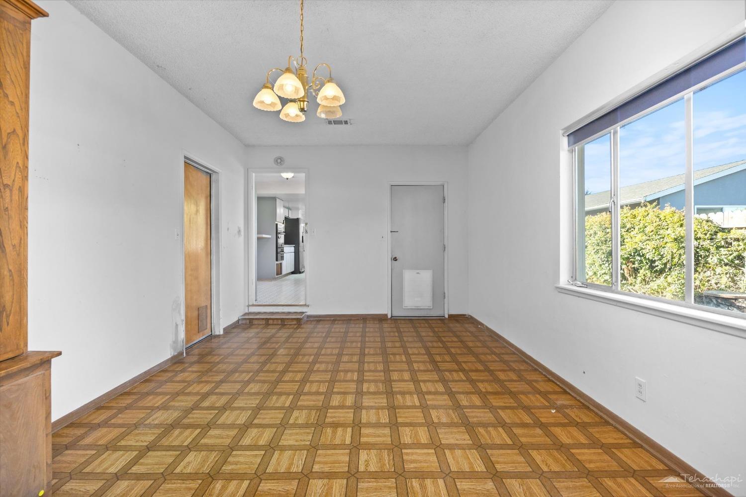 511 S Snyder Avenue