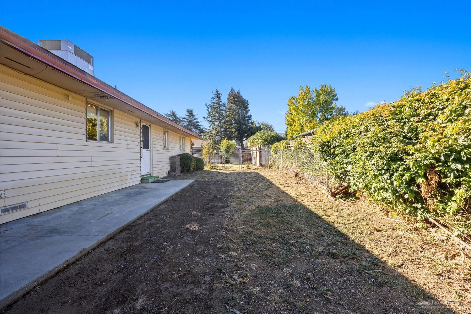 511 S Snyder Avenue